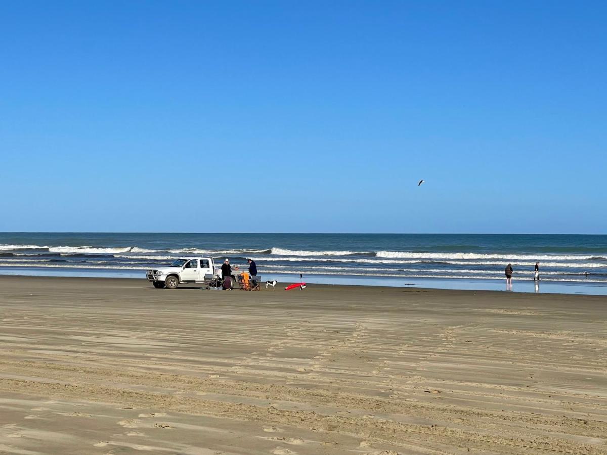 Toad Hall Baylys Beach Buitenkant foto